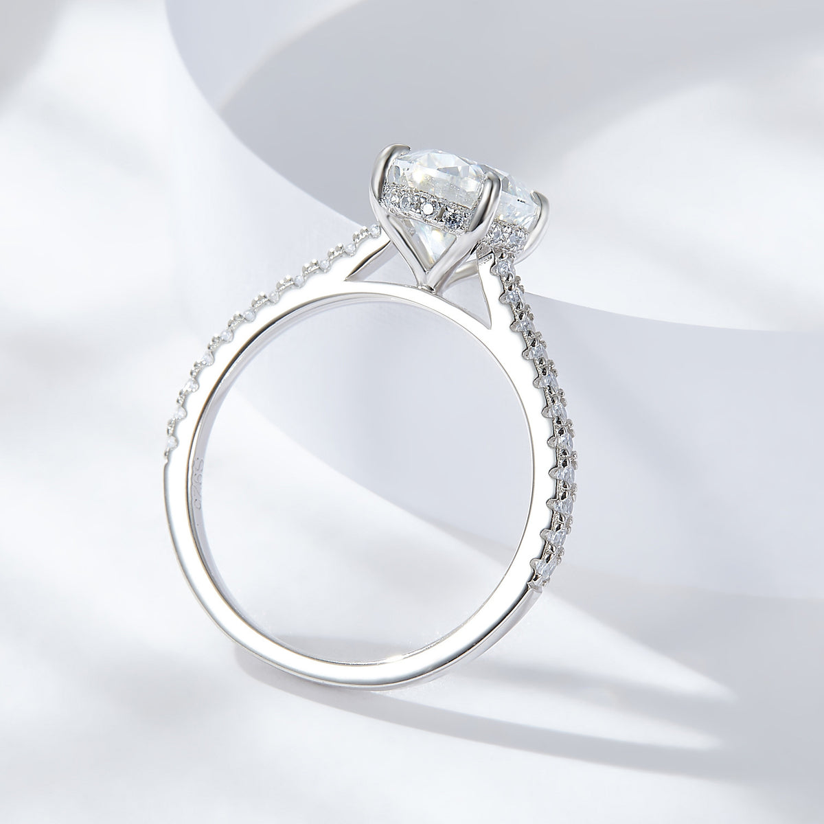 S925 Sterling Silver 2 Carat Oval Moissanite Ring Four-Prong Wedding Ring French Style Engagement Ring