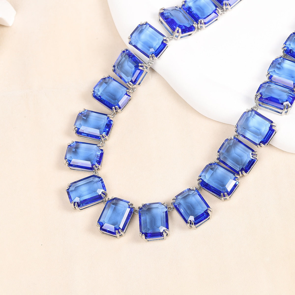 Collier Zircon Carré – Chaîne Fine Cristal Givré