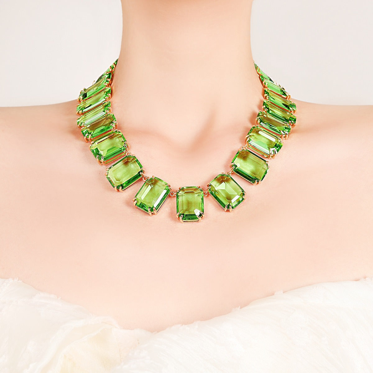 Collier Zircon Carré – Chaîne Fine Cristal Givré